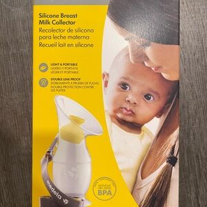 Medela Breast Milk Collector with Stopper, BPA Free Silicone, NEW unopened box